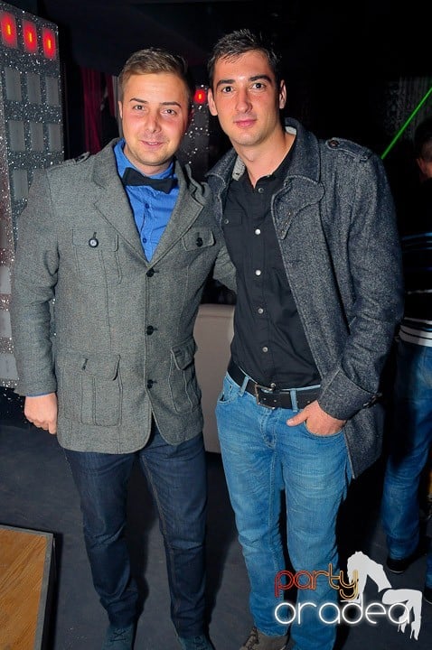 Petrecere în Club Life, 