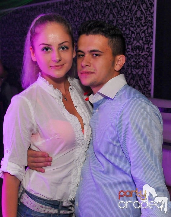Petrecere în Club Life, 