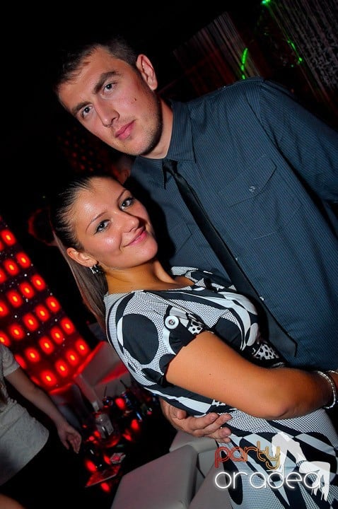 Petrecere în Club Life, 