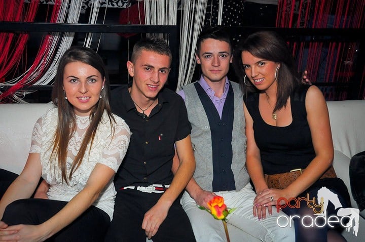 Petrecere în Club Life, 