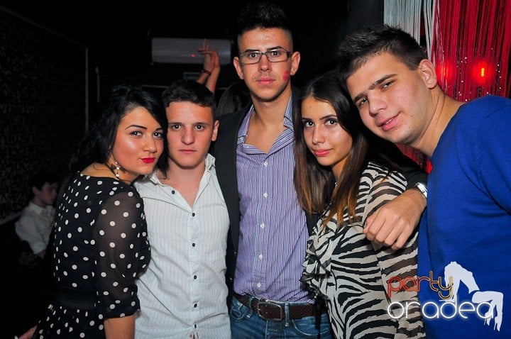 Petrecere în Club Life, 