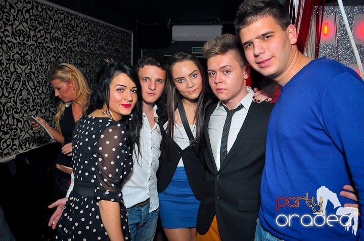 Petrecere în Club Life, 