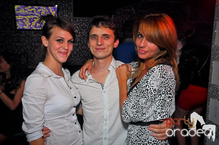 Petrecere în Club Life, 