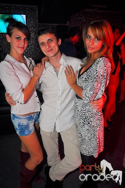 Petrecere în Club Life, 