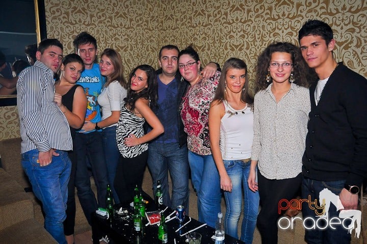 Petrecere în Club Life, 