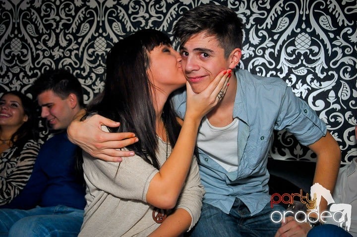 Petrecere în Club Life, 