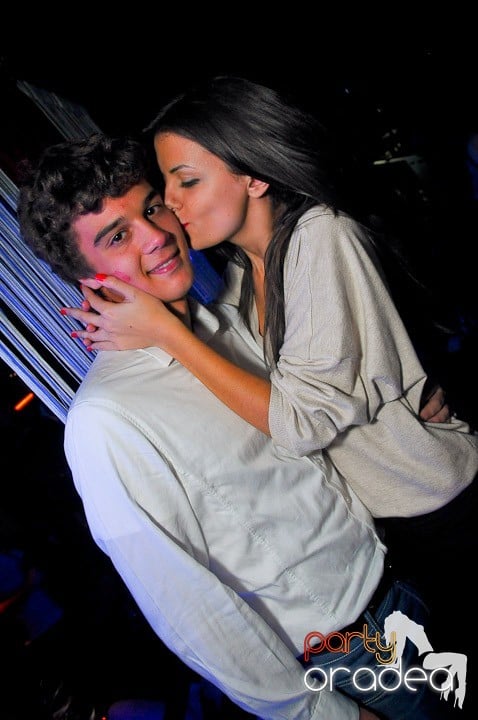 Petrecere în Club Life, 