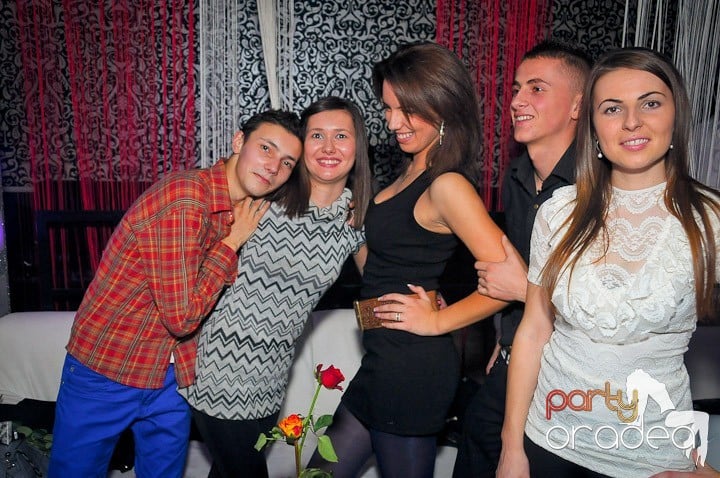 Petrecere în Club Life, 