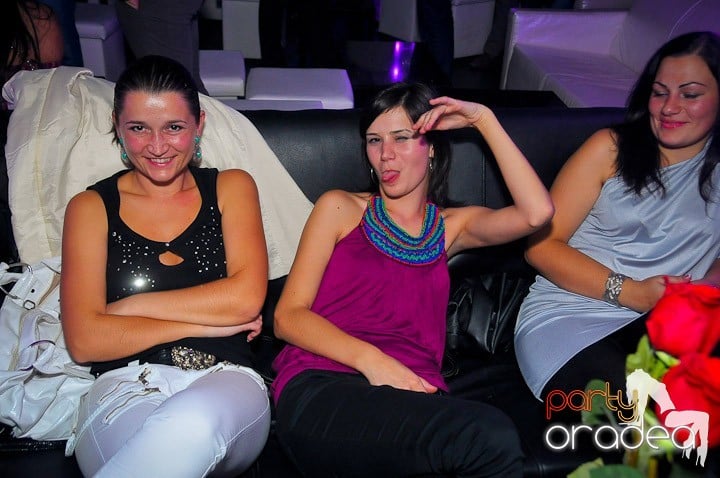 Petrecere în Club Life, 