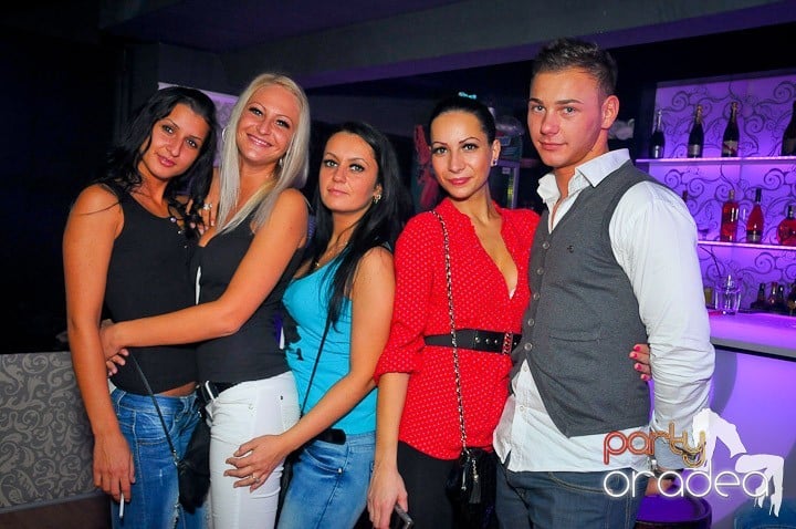 Petrecere în Club Life, 