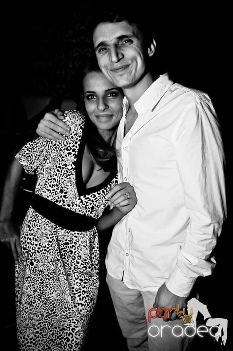 Petrecere în Club Life, 