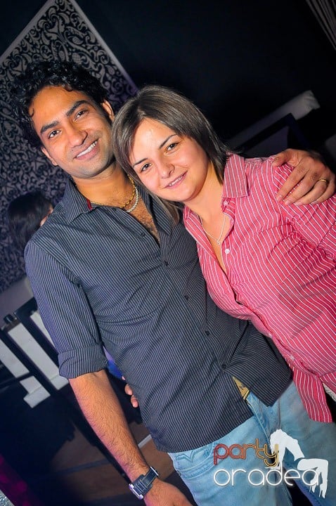 Petrecere în Club Life, 