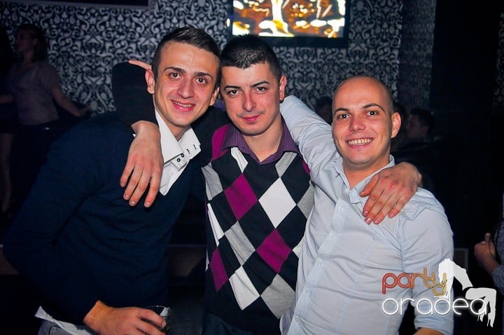 Petrecere în Club Life, 
