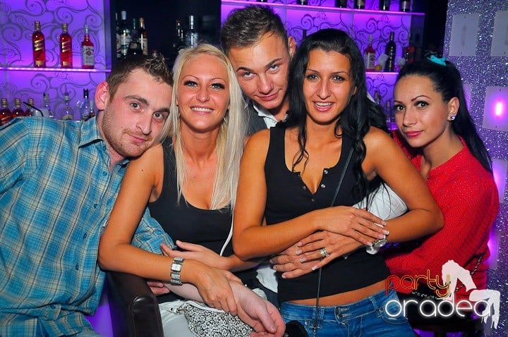 Petrecere în Club Life, 