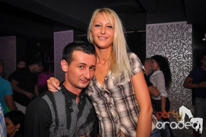 Petrecere în Club Life, 