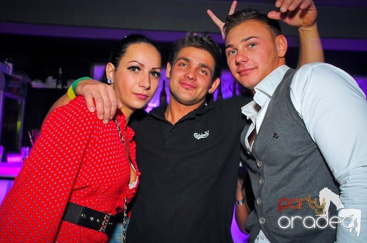 Petrecere în Club Life, 