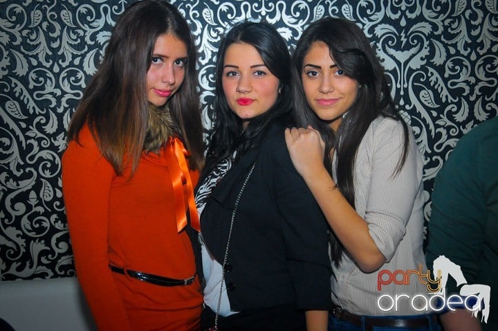 Petrecere în Club Life, 