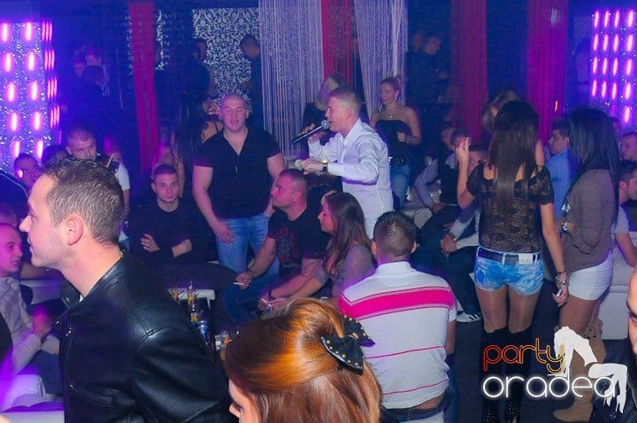 Petrecere în Club Life, 