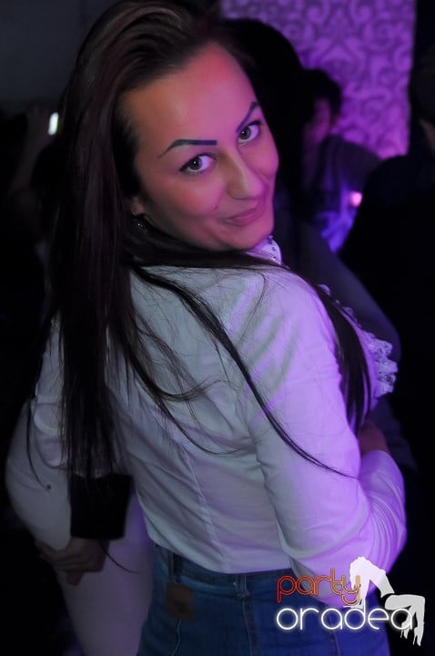 Petrecere în Club Life, 