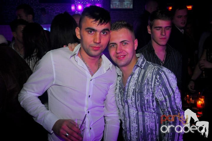 Petrecere în Club Life, 