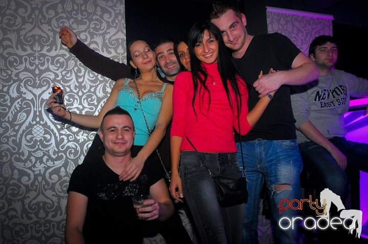 Petrecere în Club Life, 