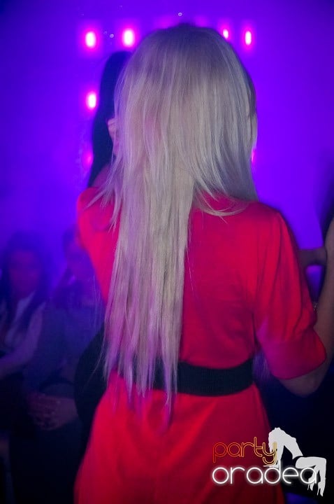 Petrecere în Club Life, 