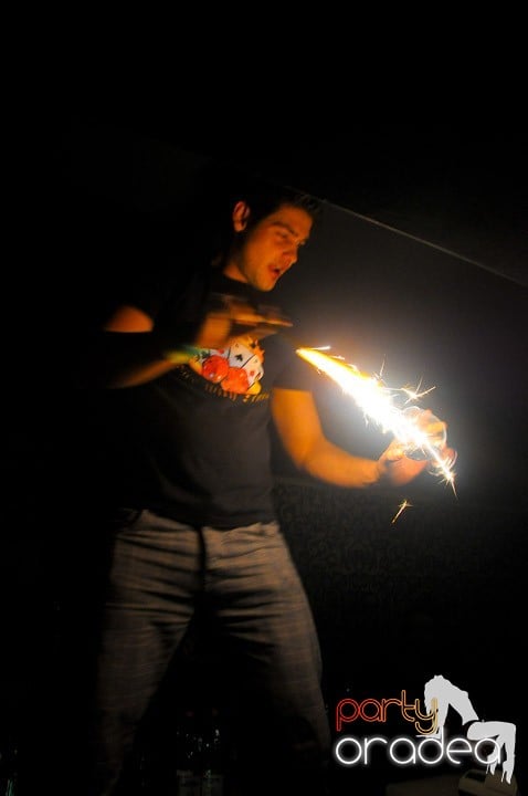 Petrecere în Club Life, 