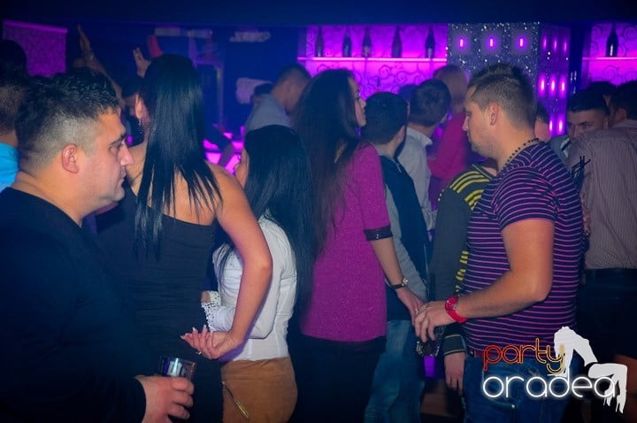Petrecere în Club Life, 