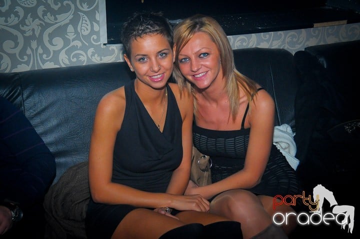 Petrecere în Club Life, 