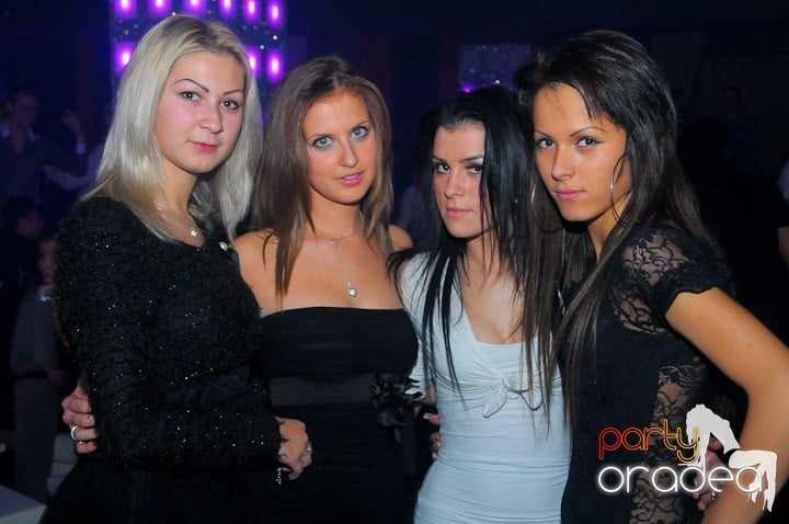 Petrecere în Club Life, 