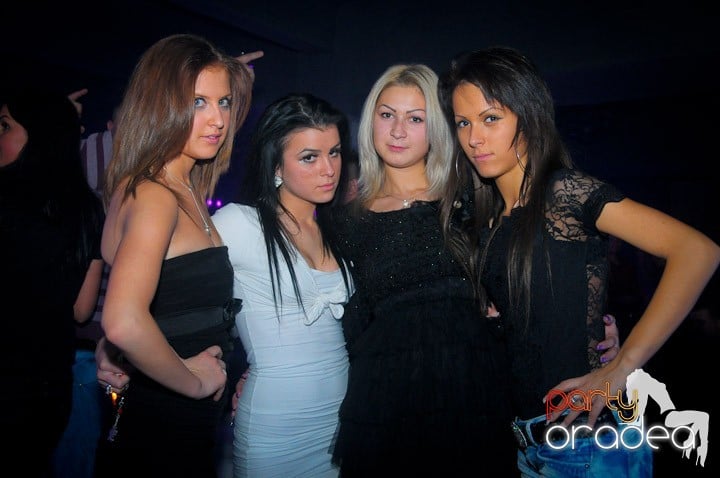 Petrecere în Club Life, 