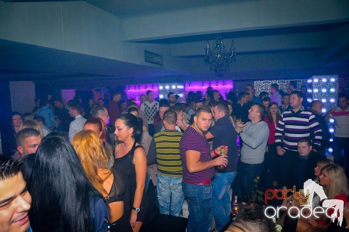 Petrecere în Club Life, 