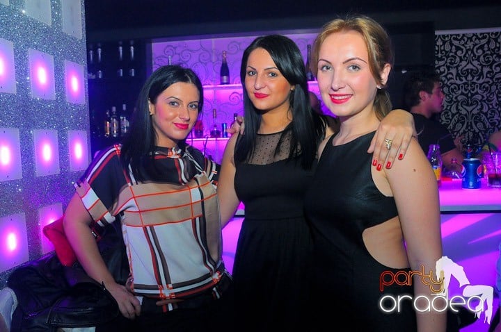 Petrecere în Club Life, 