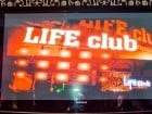 Petrecere în Club Life