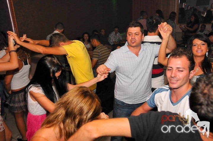 Petrecere în Club Rio, 