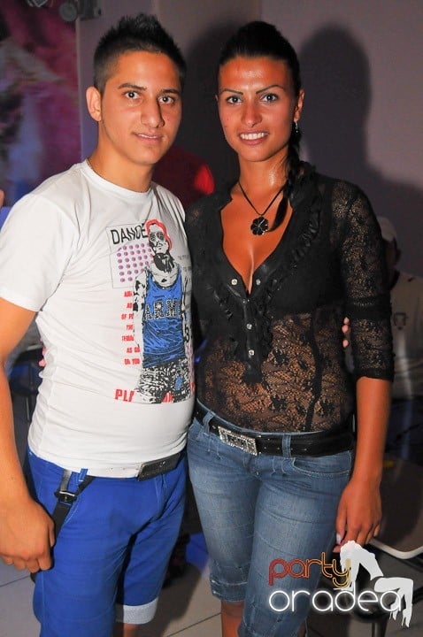 Petrecere în Club Rio, 