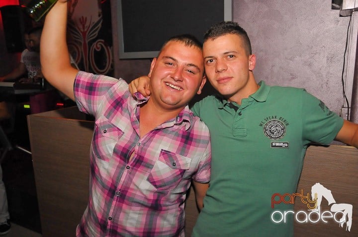 Petrecere în Club Rio, 