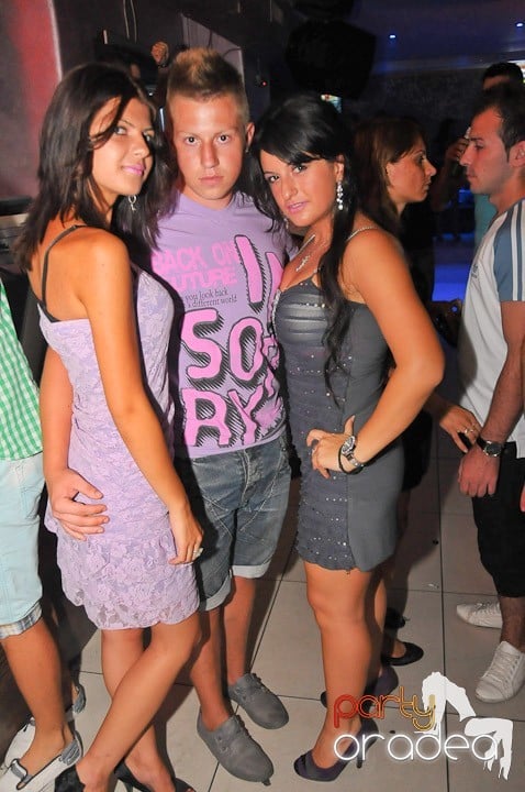 Petrecere în Club Rio, 