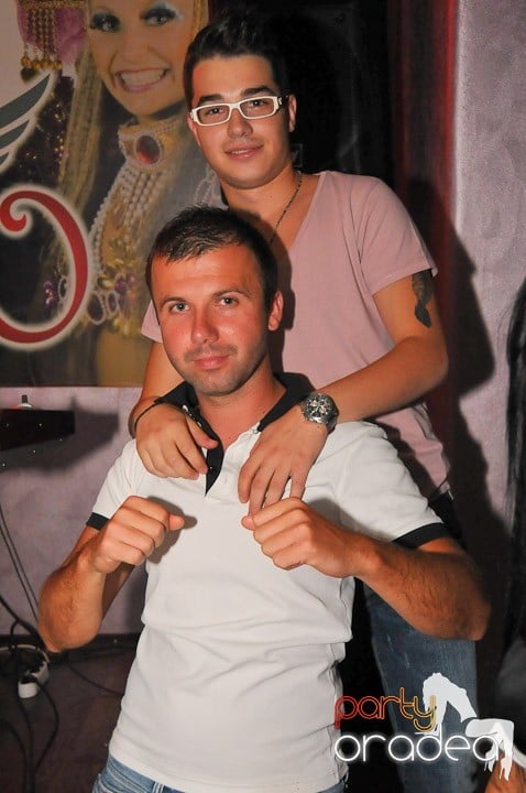 Petrecere în Club Rio, 