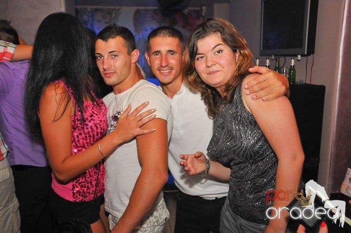 Petrecere în Club Rio, 