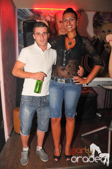 Petrecere în Club Rio, 