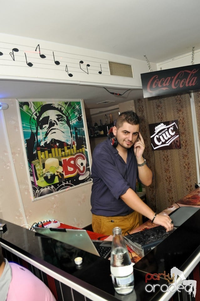 Petrecere în L'amore Caffe Club,