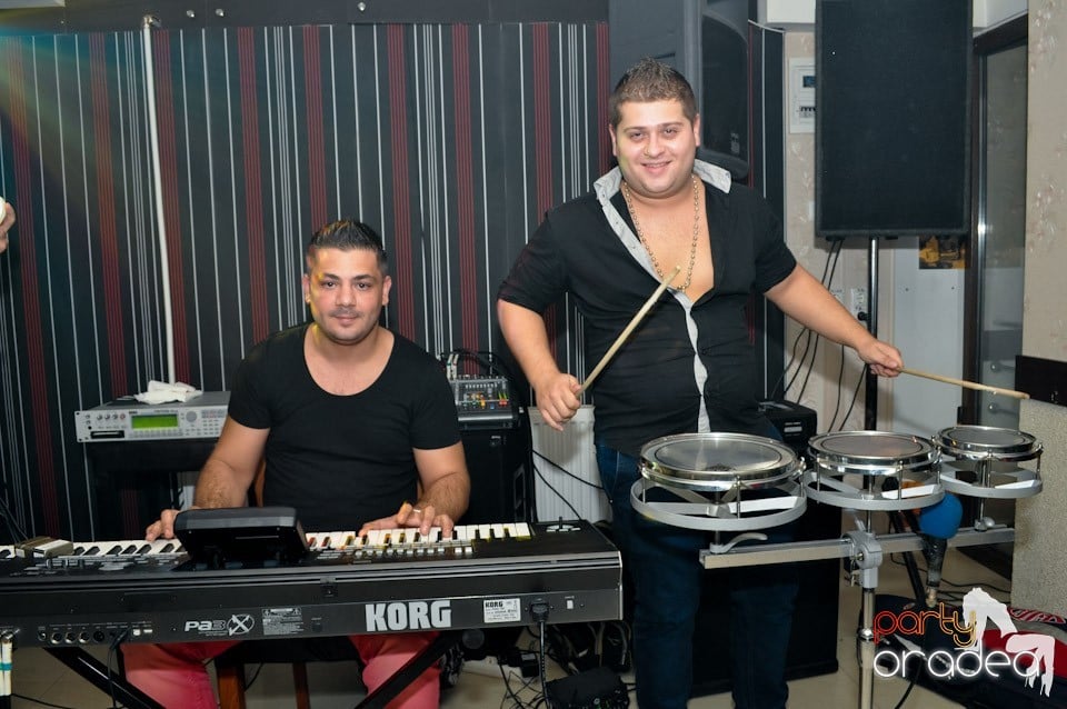 Petrecere în L'amore Caffe Club,