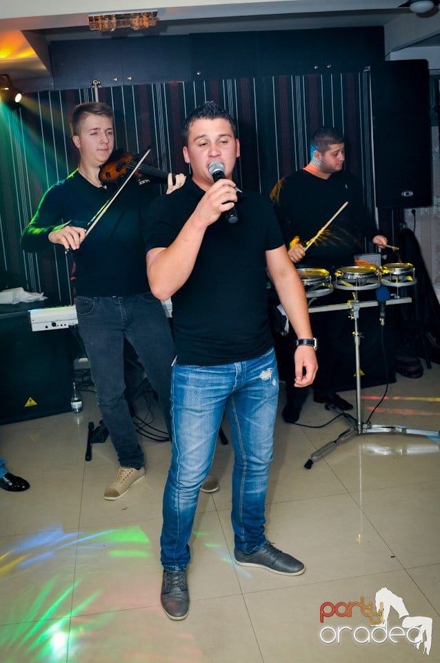 Petrecere în L'amore Caffe Club,