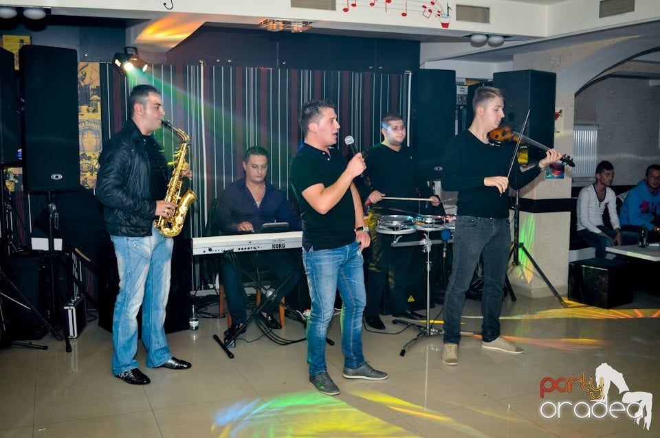 Petrecere în L'amore Caffe Club,