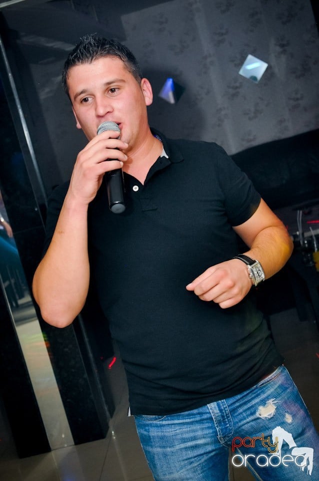 Petrecere în L'amore Caffe Club,