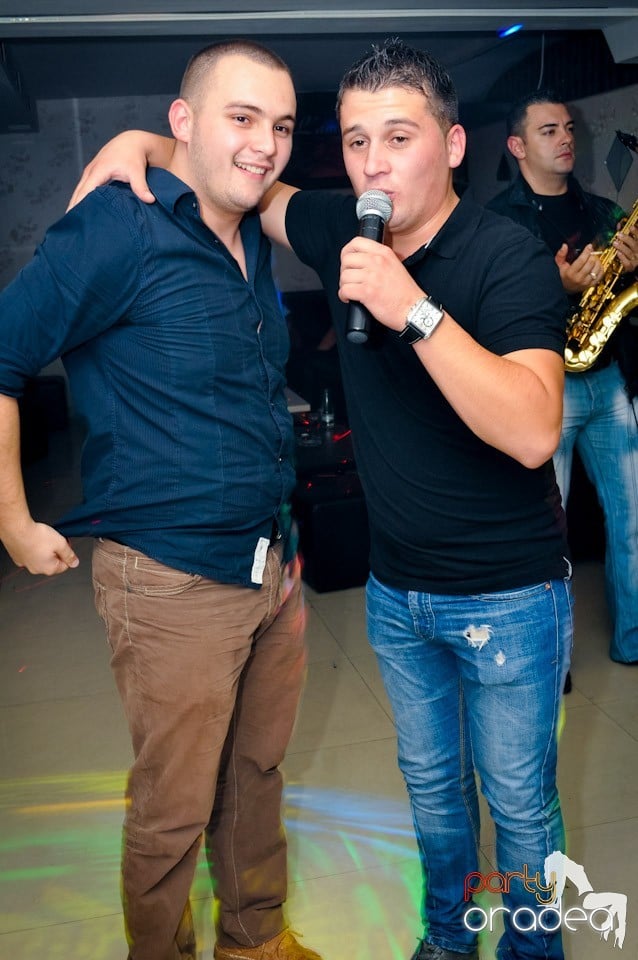 Petrecere în L'amore Caffe Club,