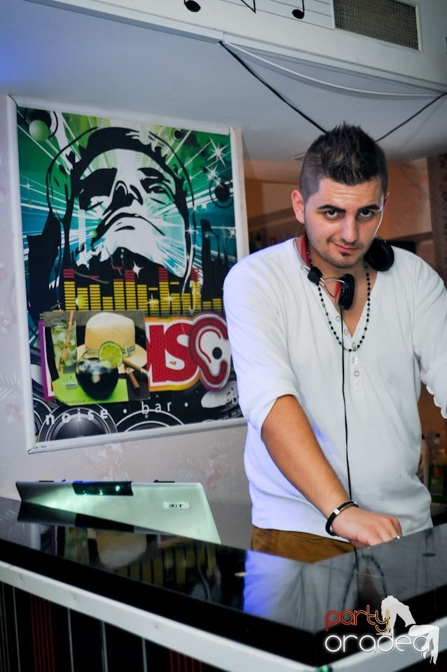Petrecere în L'amore Caffe Club,