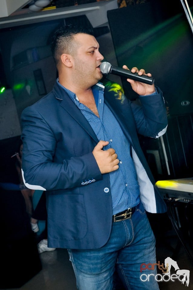 Petrecere în L'amore Caffe Club,
