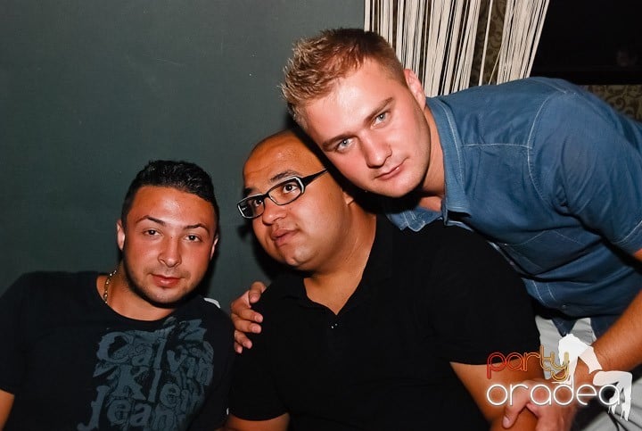 Petrecere în Life Club, 